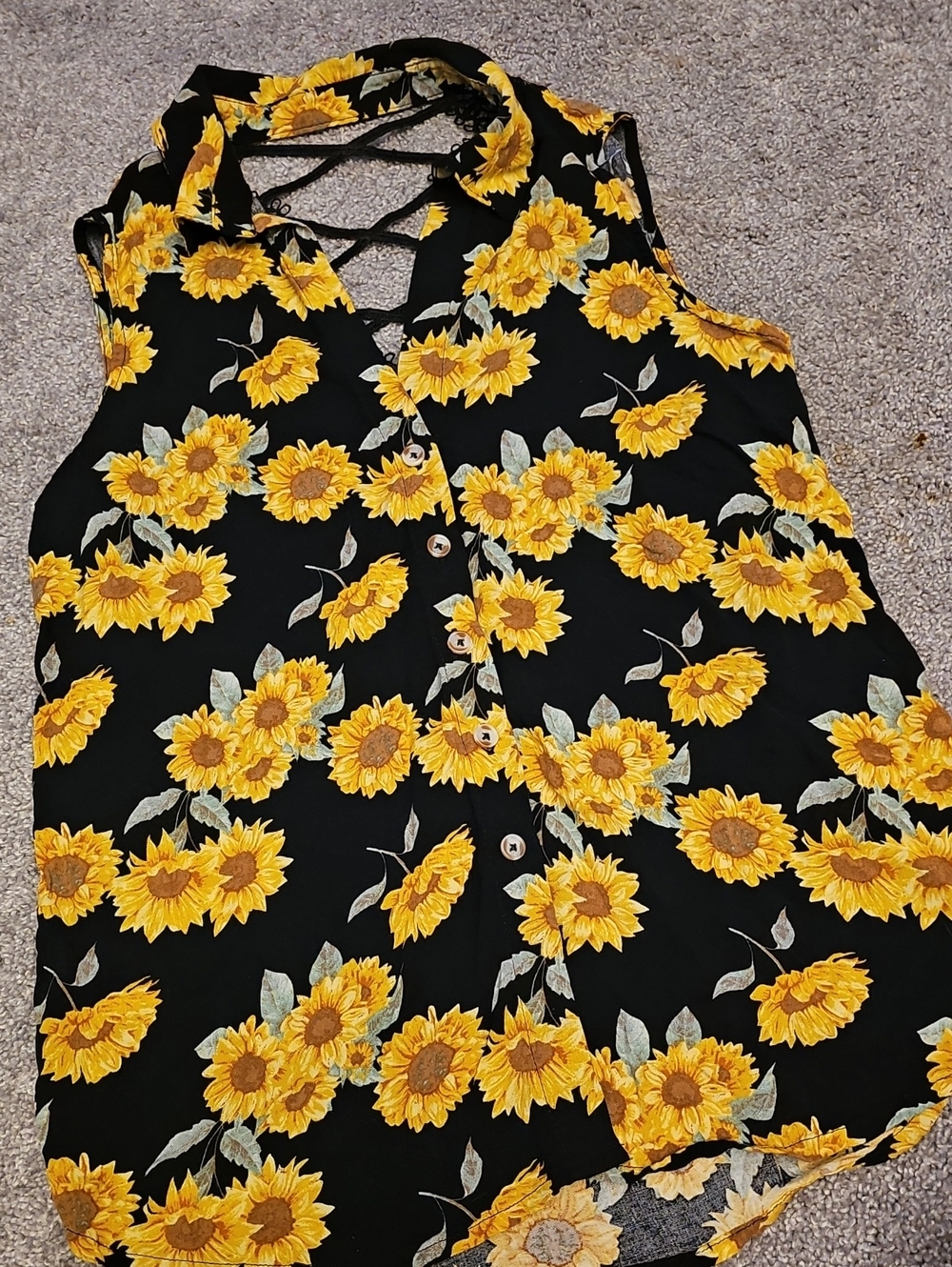 J3🔹️Sleeveless Sunflower Button-Down Top - Black/Yellow